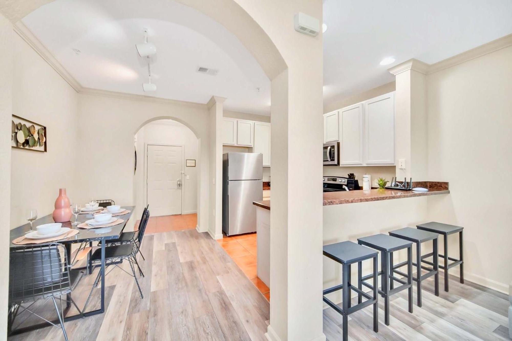 Modern 2Br Condo - Hot Tub And Pool - Near Disney Orlando Buitenkant foto