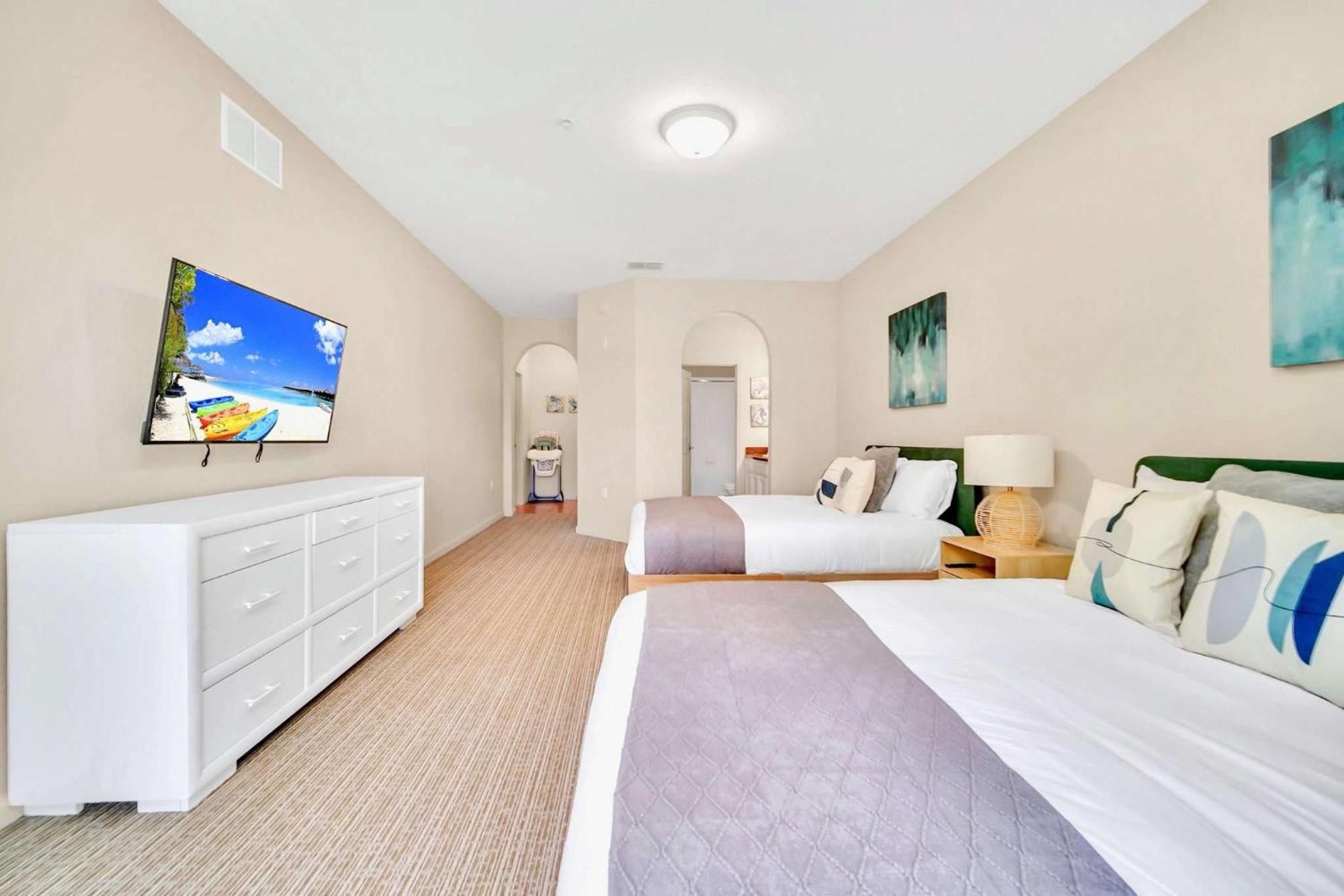 Modern 2Br Condo - Hot Tub And Pool - Near Disney Orlando Buitenkant foto
