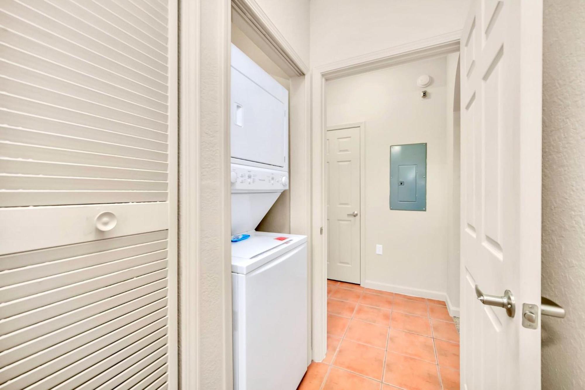 Modern 2Br Condo - Hot Tub And Pool - Near Disney Orlando Buitenkant foto